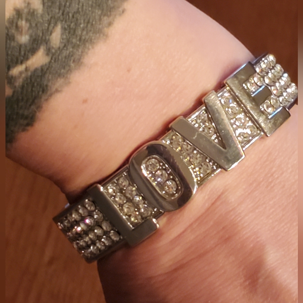 Silver Moon Bay Silver Tone Love Hinged Bangle Bracelet